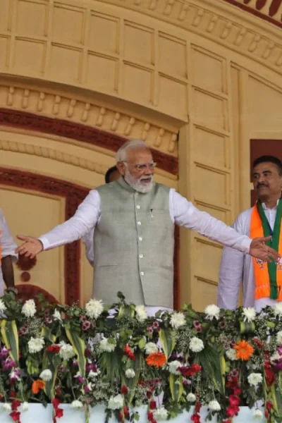 PM Modi Sounds Poll Bugle in Mega Kolkata Rally