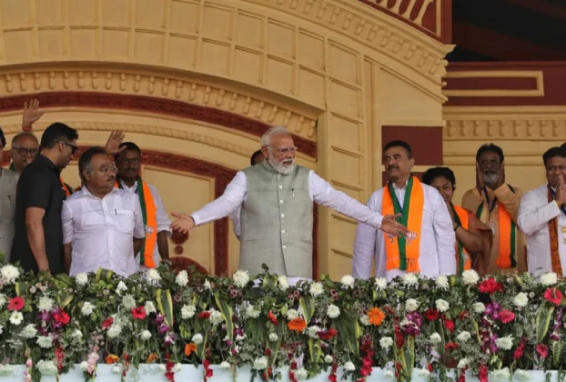 PM Modi Sounds Poll Bugle in Mega Kolkata Rally